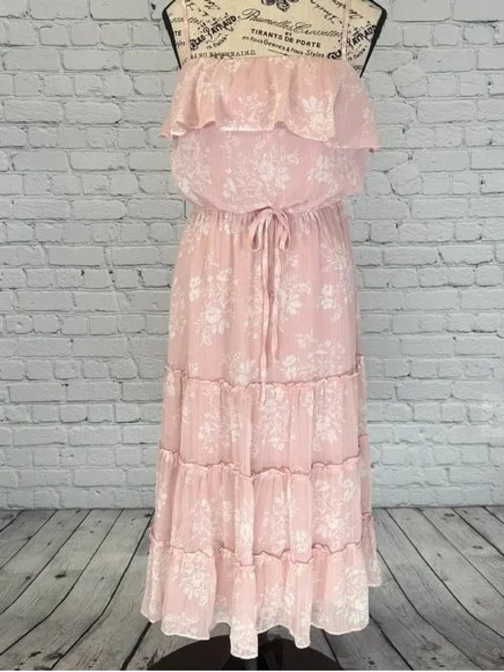 Francesca's Mi Ami blush pink and white floral chiffon flutter midi dress size M